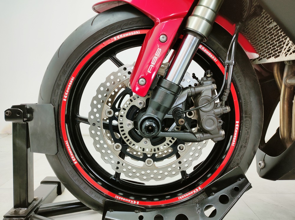 รถสวยสายจอดที่แท้ทรู...Kawasaki Ninja1000 ปลายปี 2011 สเปคนอก US." สีนี้ไม่มีซ้ำ"