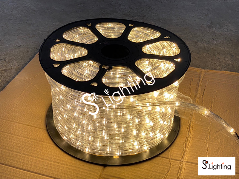 ไฟสายยางกลม LED 3ไส้ 100ม. แสงวอร์ม