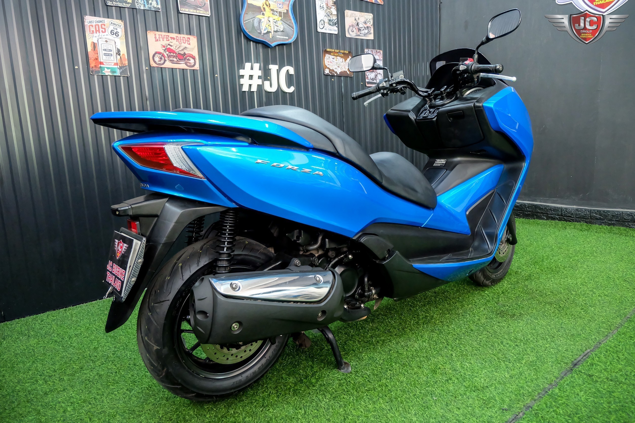 🦉 มาแรงจิงช่วงนี้....เจ้านกฮุก 🦉 FORZA300 รถปี 2017 สวยใสพร้อมใช้