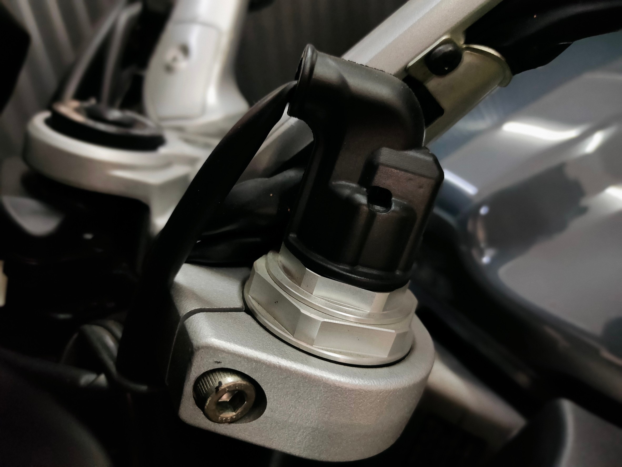 Sport Touring ตัวพรีเมียมจากค่าย YAMAHA รุ่น FJR1300AS ตัวท๊อป Autoclutch ขับเพลาปลายปี 2018 แท้สายจอดไมล์ 2,xxx 😎 โฉมปัจจุบัน...นับคันได้เลย‼️