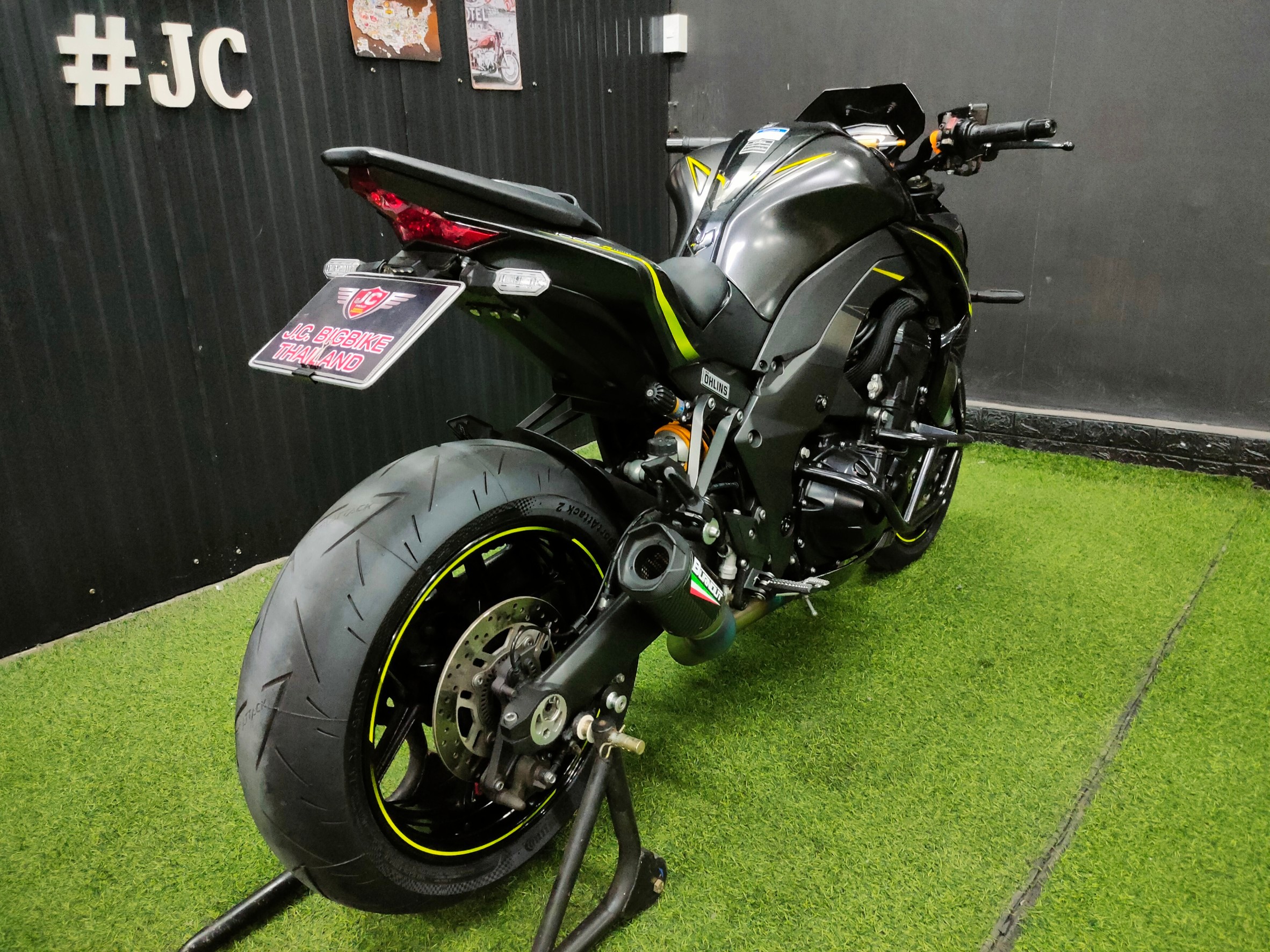 แรดพันธุ์....อ๊า 🤪 หล่อเลยคันนี้ #Z1000R ปี2018 "Optionsล้นๆรถมือเดียว"...ออกห้างร่วม7แสนเลยนะ‼️