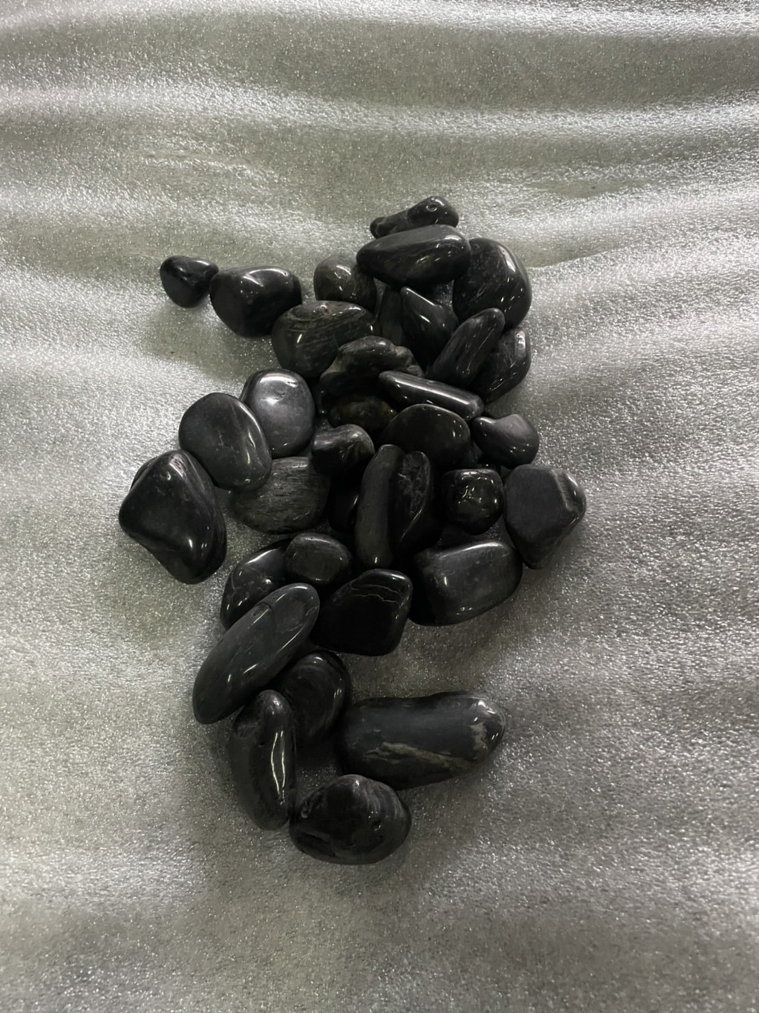 หินกรวด สำหรับแต่งสวนสวย ดำเงา สวยมาก