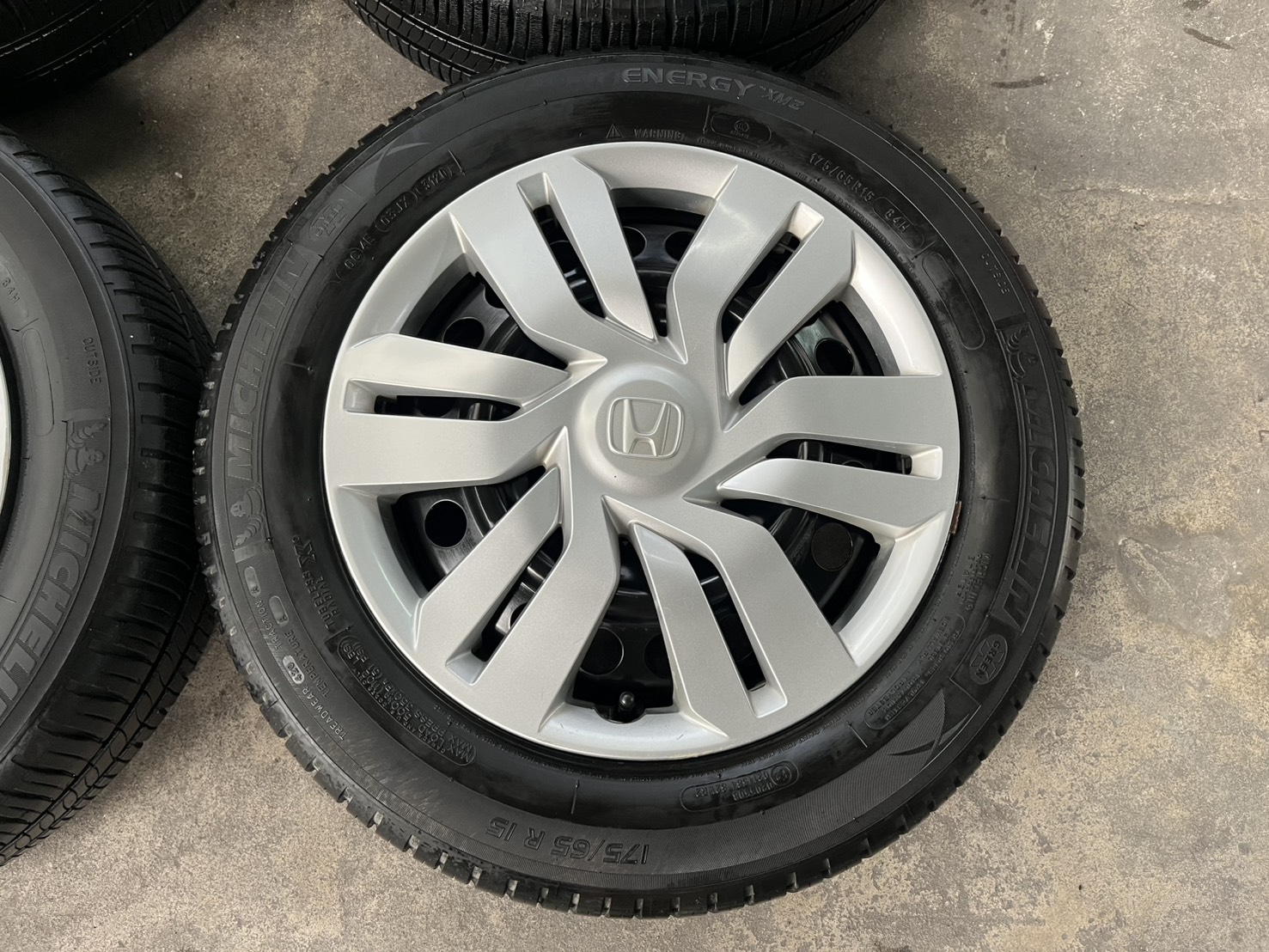 ✨ล้อกระทะ 4รู100✨Honda ขอบ 15 แถมยาง 175-65-15 Michelin ปี 20