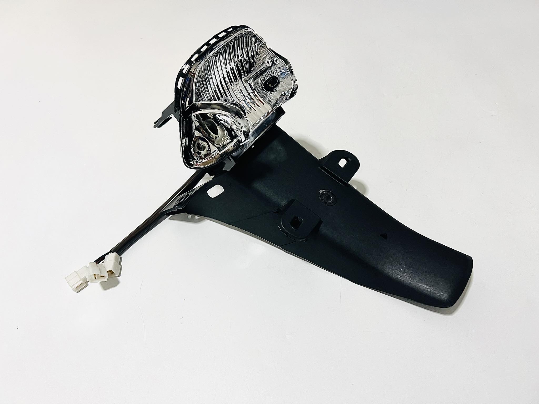 บังโคลนท้ายดรีม99 (เฉพาะฐาน) บน