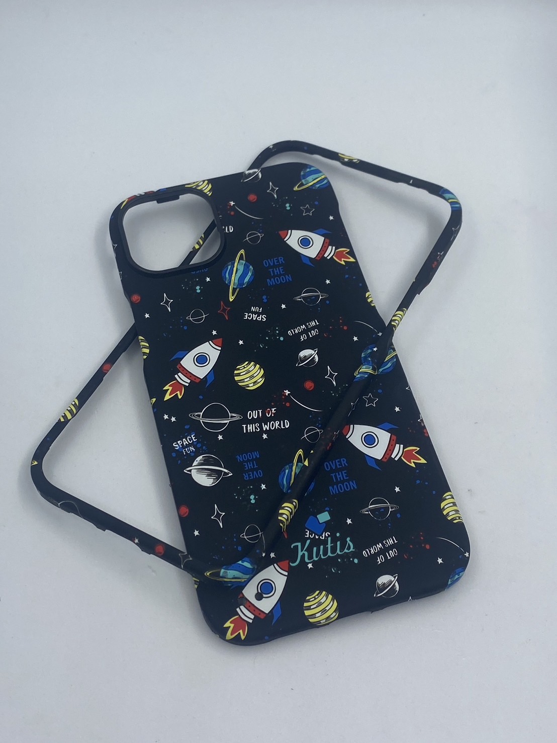 เคสคูทิส(Kutis)เคสไอโฟน14พลัส(ลายอวกาศNEW)มาใหม่ เคสประกบหน้า-หลัง เคสเรืองแสง เคสลายวินเทจ ร้านSuperhero Klongthom