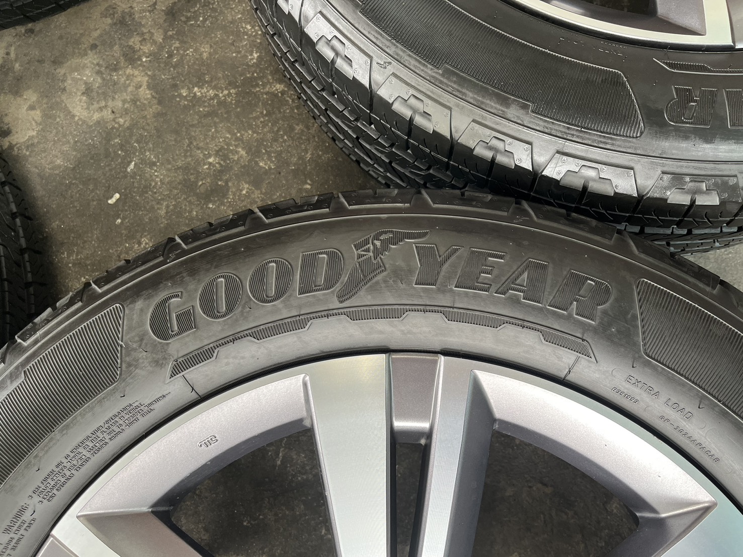 ✨ล้อแม็ก✨ISUZU MU-X 2023 ขอบ 20 เทาหน้าเงา พร้อมยาง 255-55-20 GoodYear🌟ปี 23🌟