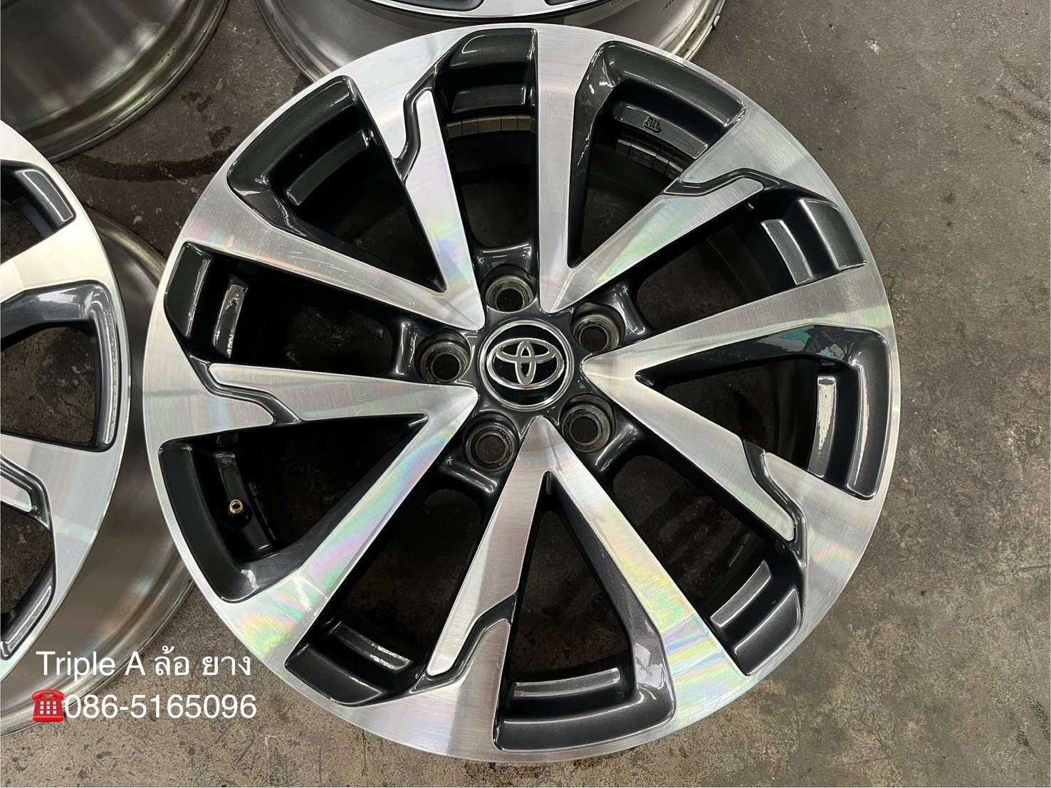 ✨ล้อแม็ก✨5รู114 ✨Toyota Corolla Cross ขอบ 18 เทาหน้าเงา