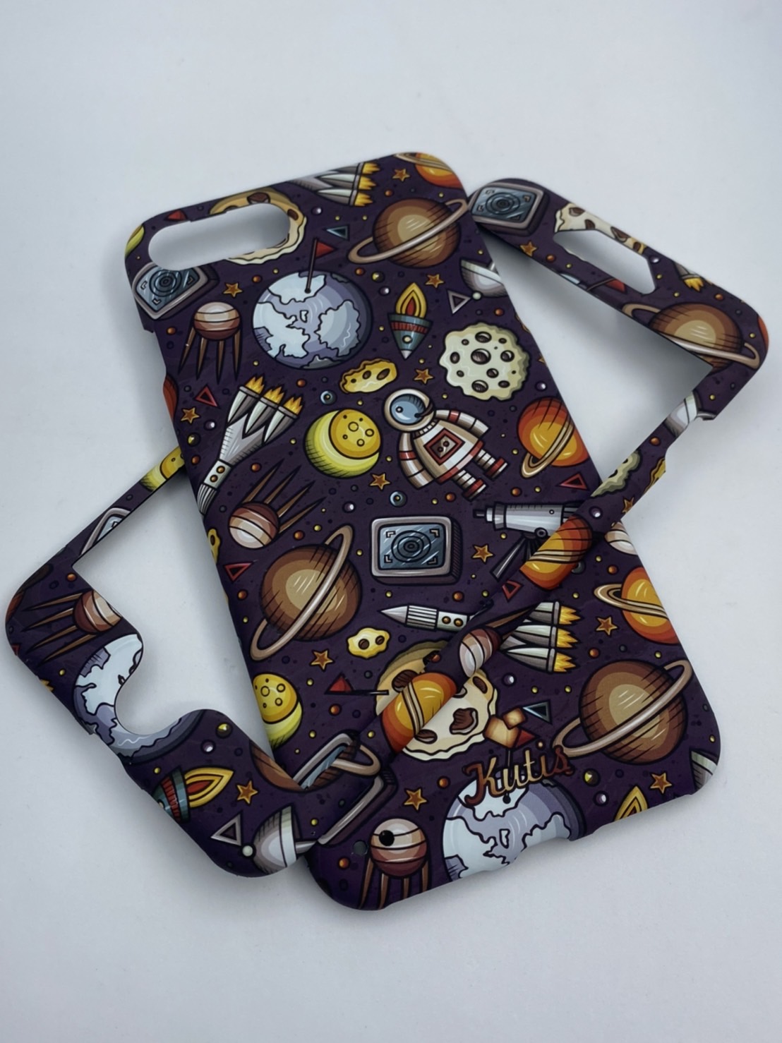 เคสคูทิส(Kutis)เคสไอโฟน7พลัส,8พลัส(ลายรวมดาวอวกาศ)มาใหม่ เคสประกบหน้า-หลัง เคสเรืองแสง เคสลายวินเทจ ร้านSuperhero Klongthom