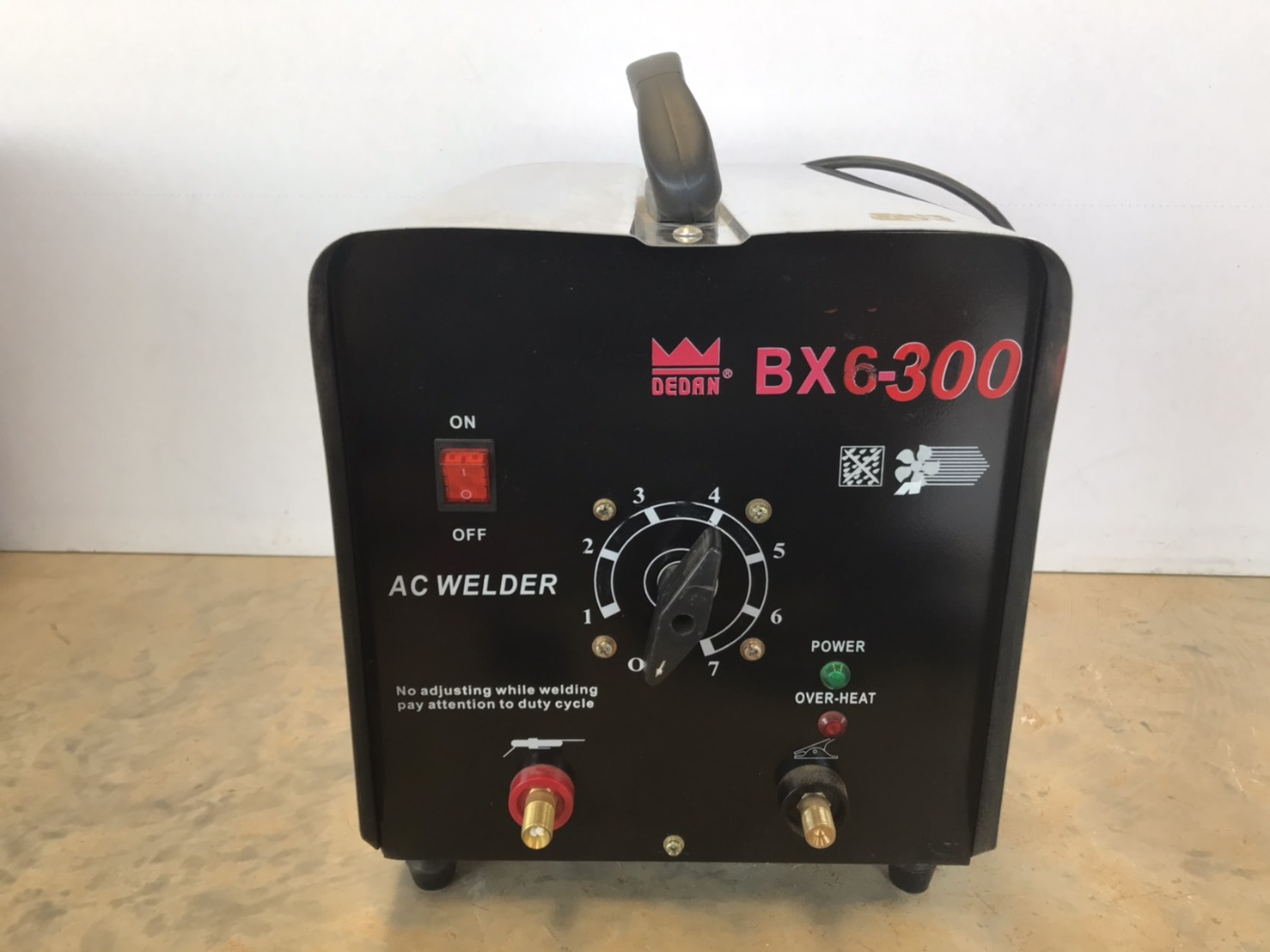 ตู้เชื่อมหูหิ้ว BX6 300A ดีเด่น