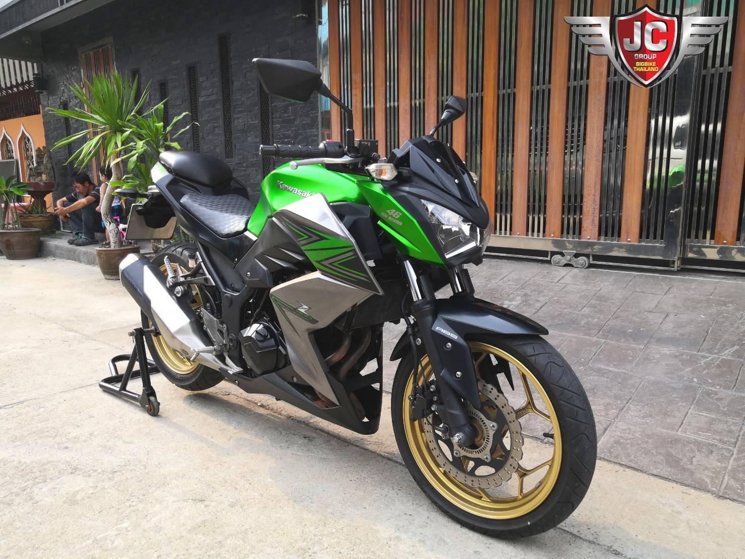 Z300abs ปี 2017 โปรแรงส์💥รวมออกรถ ⭕️ บาท พร้อมผ่อนสบายๆเพียง 2,890 ×4 ปีเท่านั้น 😎รถมือเดียวเดิมๆไมล์หมื่นกว่าโล 🎌