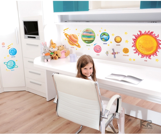 KR-0093 Wall Sticker วอลล์สติ๊กเกอร์แต่งผนังลาย Planet March ขนาดเเผ่น 50x70 cm