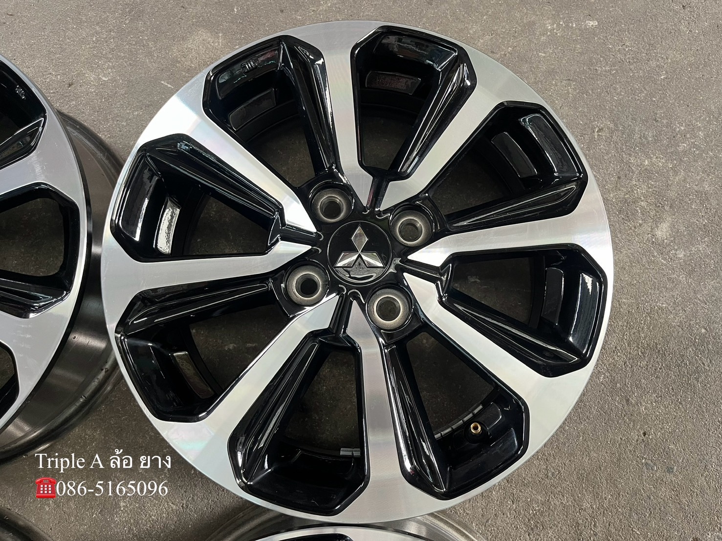 ✨ล้อแม็กป้ายแดง✨Mitsu Mirage รุ่นใหม่ ขอบ 15 ดำหน้าเงา💖สวยกริ๊บ💖