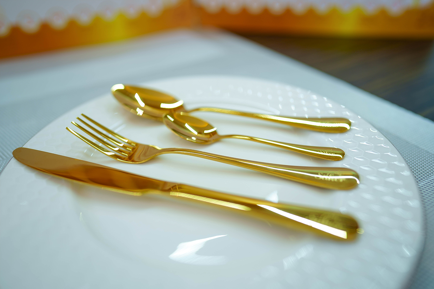 ลด46.7% Säker ชุดอุปกรณ์รับประทานอาหารแบบปลอดสารพิษ(มีใบรับรองยืนยัน)ครบชุด ชุดใหญ่ สเตนเลสสตีลแท้100% แบบหนา ได้ทั้งหมด 24ชิ้น พรีเมี่ยมเกรด เกรดที่ใช้ในภัตตาคารในยุโรปรวมถึงประเทศฝรั่งเศส