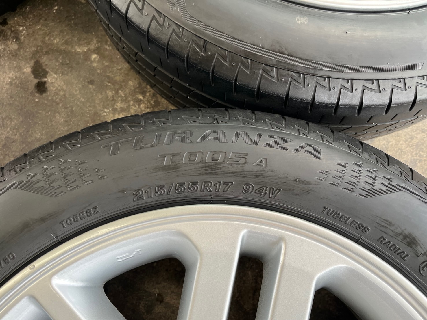 ✨ล้อแม็ก 6รู139✨Toyota ขอบ 17 พร้อมยาง 215-55-17 Bridgestone💥ปลายปี 22💥🚘ใส่กับ รถตู้ Commuter 6รู139 ได้เลย