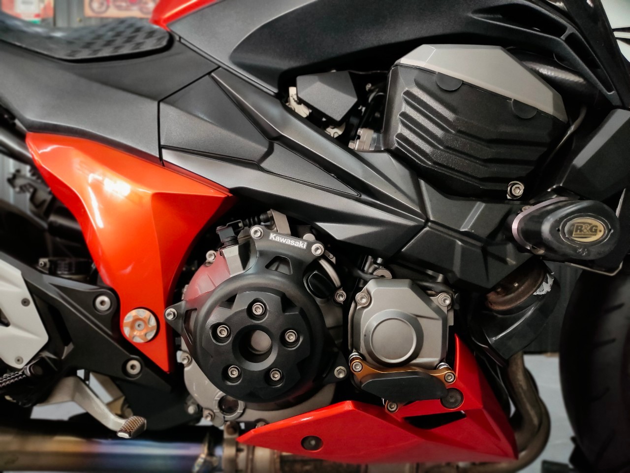 ทรงอย่างแร๊ดดด KAWASAKI Z800 ปลายปี 2013 แต่งครึ่งแสน‼️ ทรงดี ราคาโดน 😎 เซอร์วิสพร้อมใช้