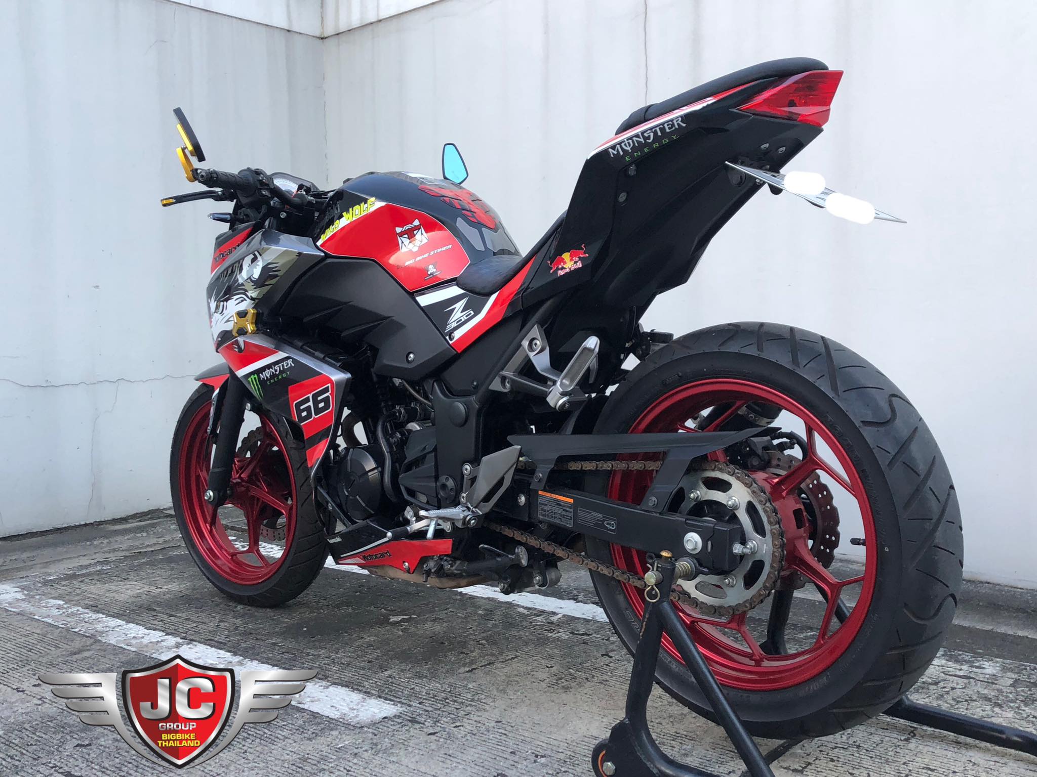 Z-300abs<<<ปี2018 มีเงิน 3000 บาทก็เท่ห์ได้แล้ว