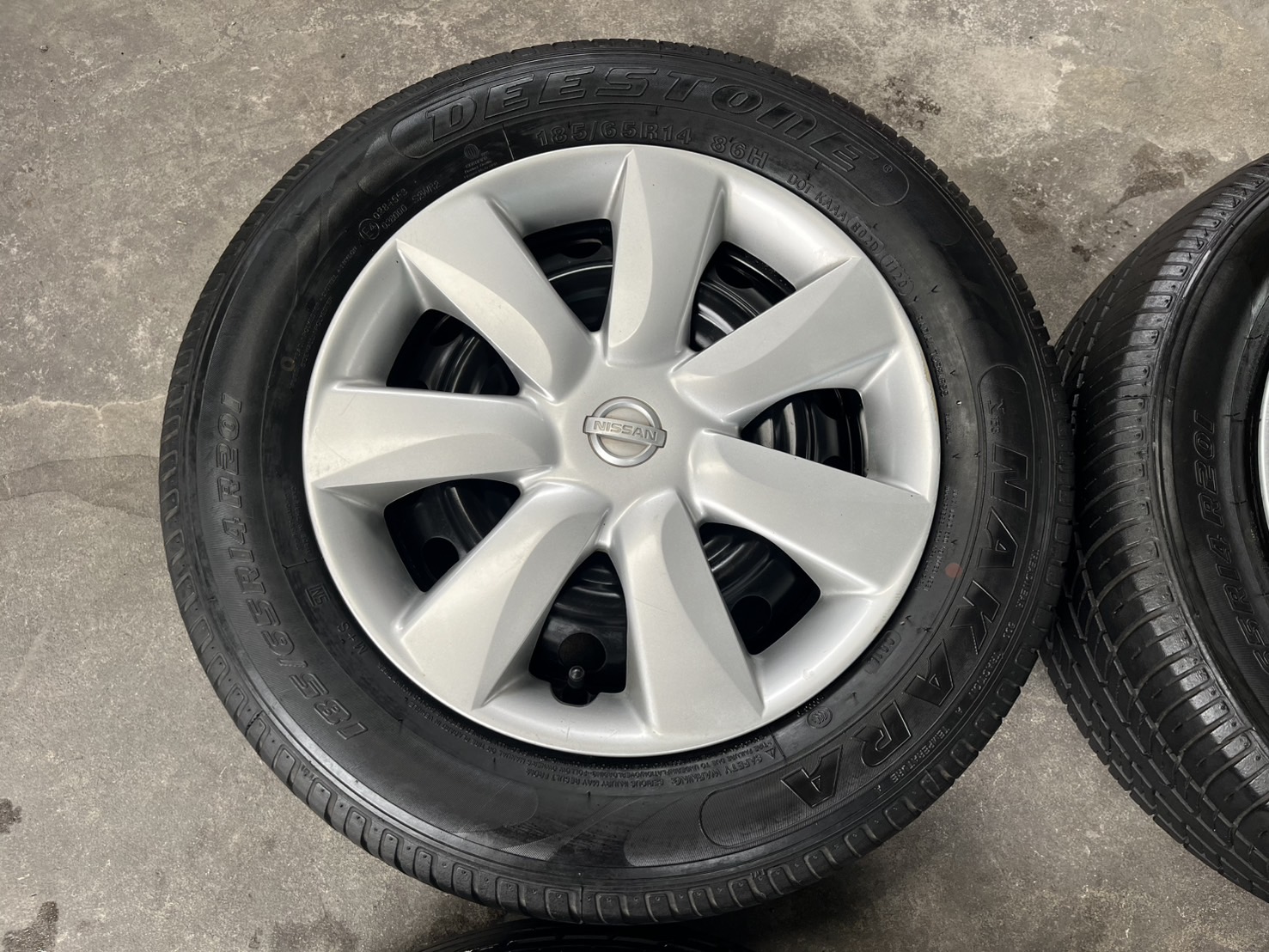 ✨ล้อกระทะ 4รู100✨Nissan ขอบ 14 พร้อมยาง 185-65-14 ปี 20