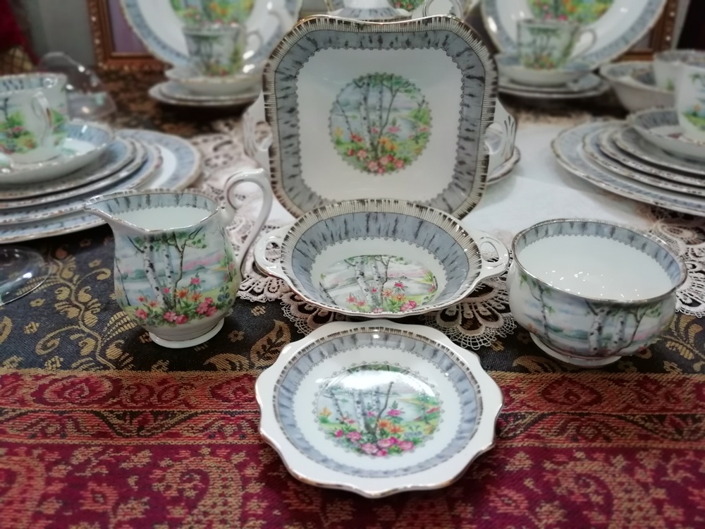 ชุดถ้วยชาจานชามชุดใหญ่ Royal Albert รุ่น Silver Birch จัดครบชุดถ้วยชาพร้อมกา นม น้ำตาล จานครบทุกประเภท