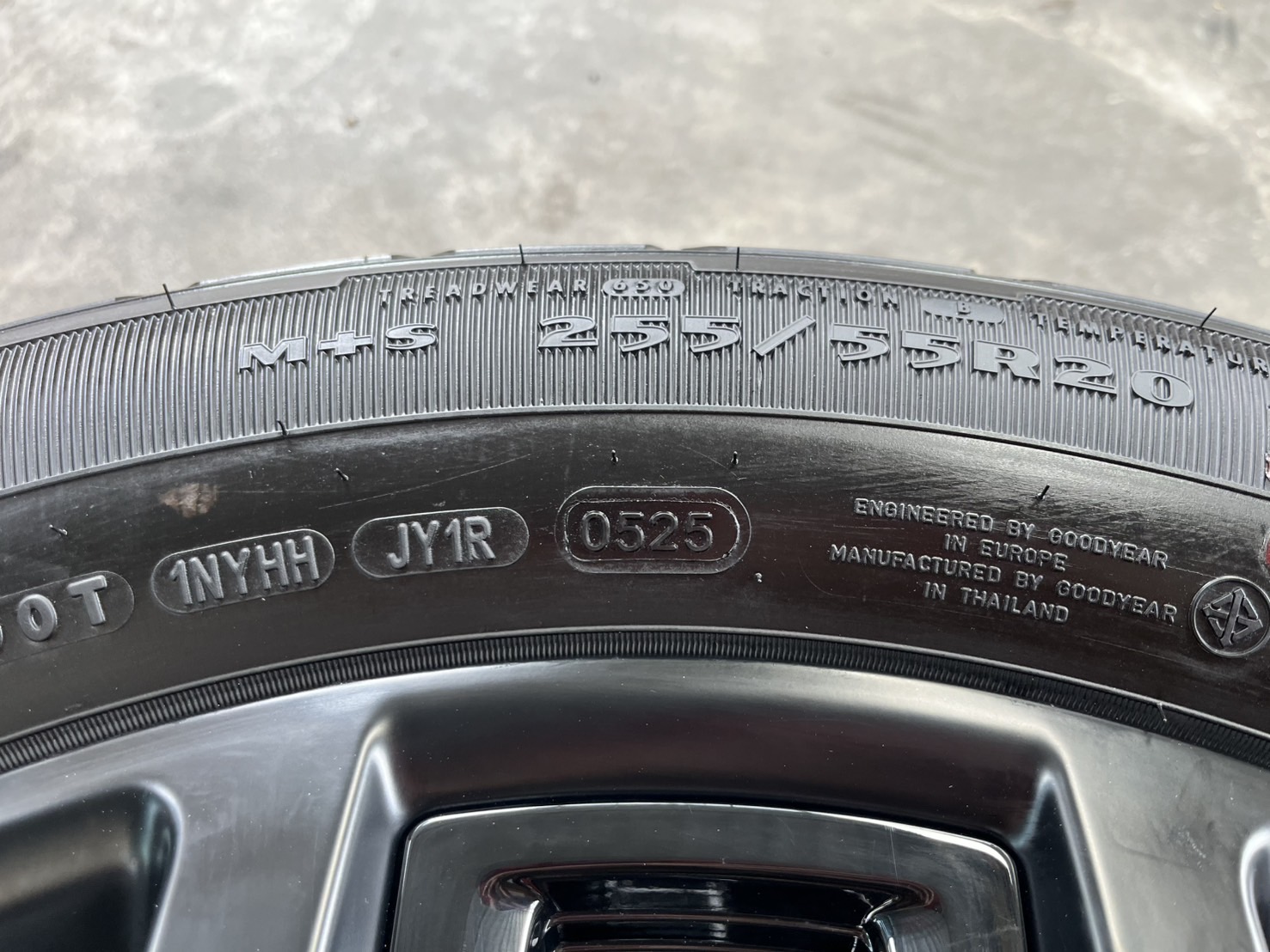 💥ปี25💥✨ล้อแม็กพร้อมยางใหม่ป้ายแดง✨Ford Ranger Stormtrak ขอบ 20 ดำก้านแดง💖ใหม่กริ๊บ💖