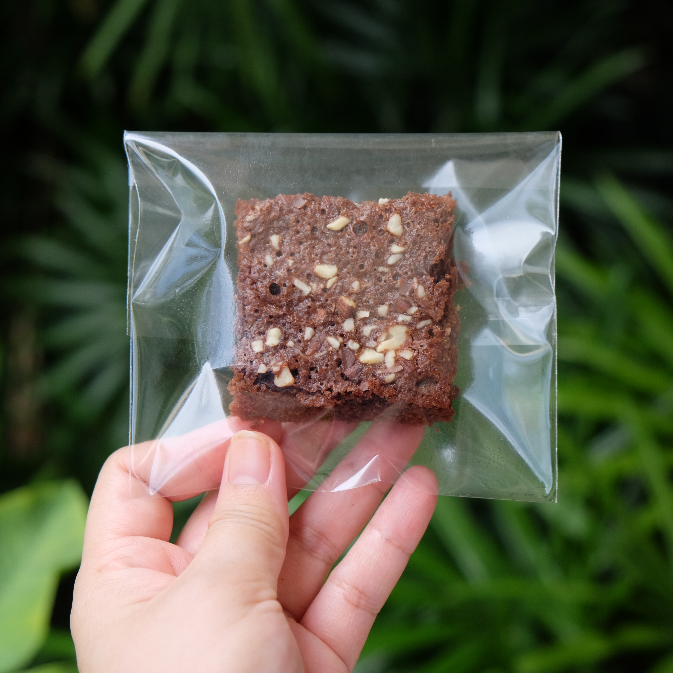 มินิบราวนีส์ คลาสสิค ( Classic Brownies) 5x5 cm ยกถาด 15ชิ้น/ *สำหรับจัดเบรค ถาดขนาด 18*27 cm 7* 11 นิ้ว *** ราคาขายต่อถาด (Price)