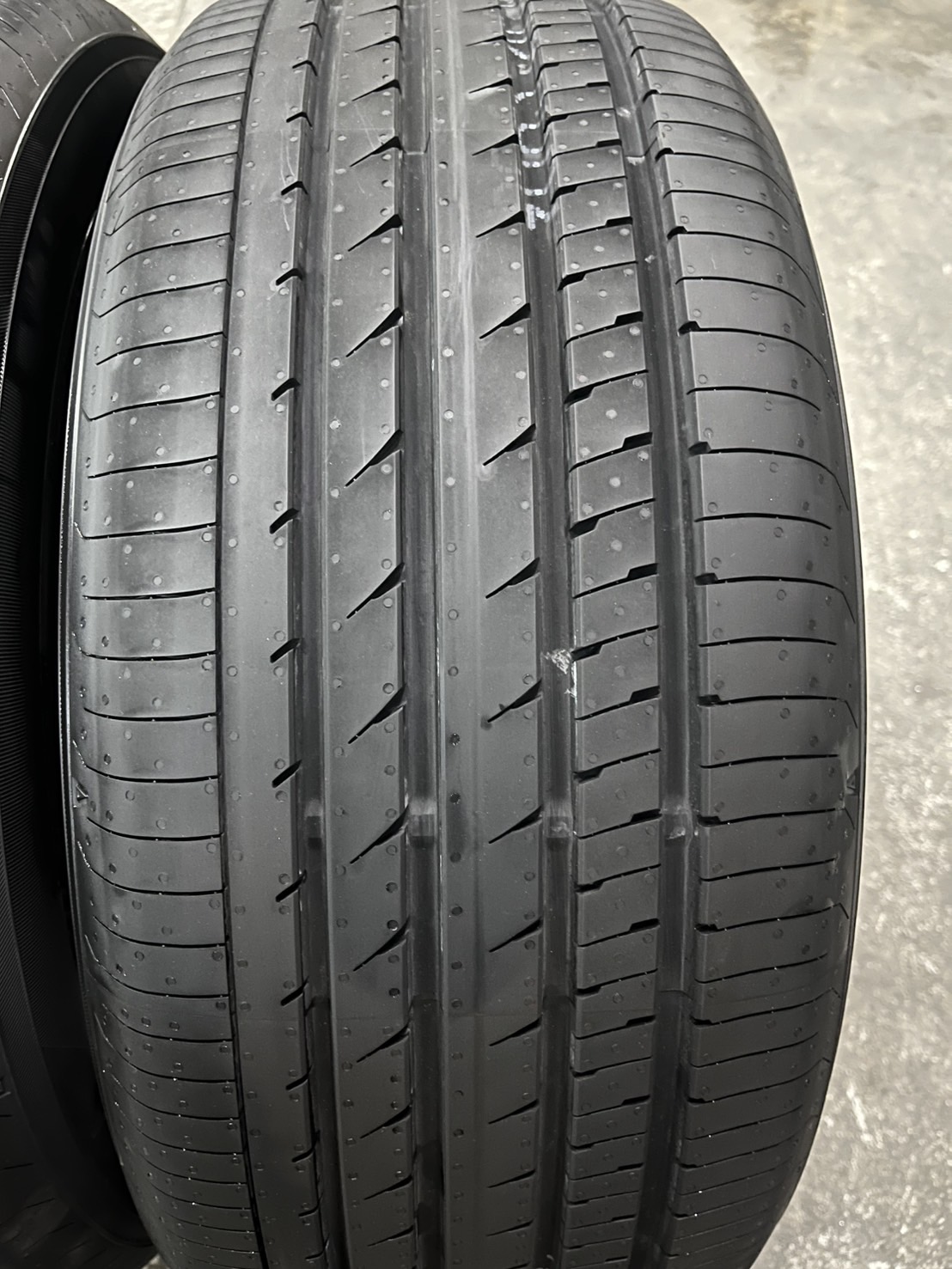 💥ปี 25💥✨ยางป้ายแดง✨235-50-18 Yokohama (Made in JAPAN 🇯🇵)💖สวยกริ๊บ💖