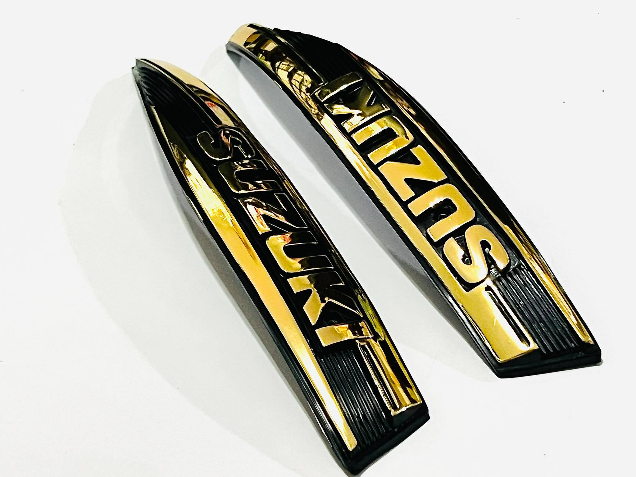 ตราข้างถังrc100 1 คู่ สีทอง L7