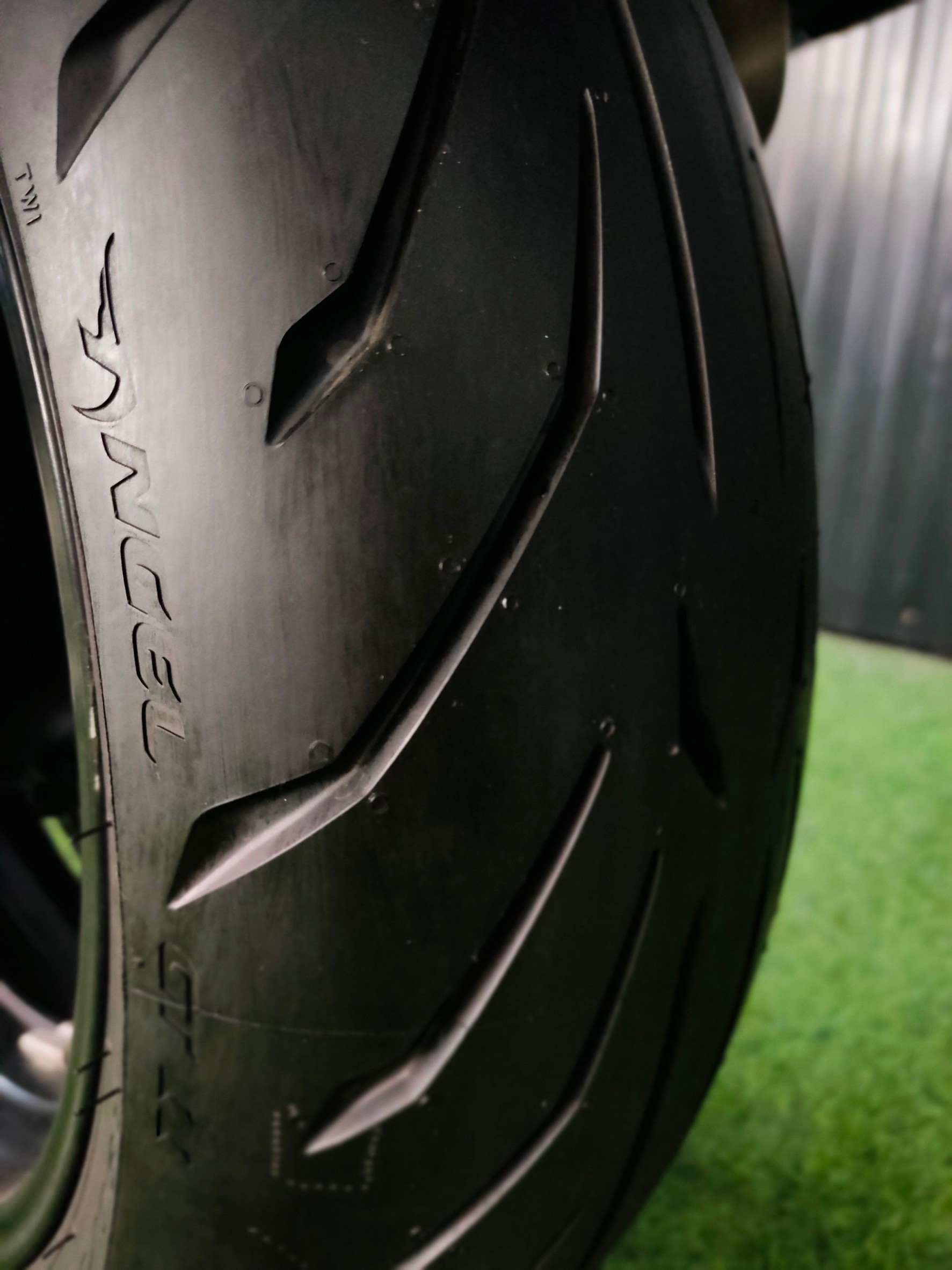 Sport Touring ตัวพรีเมียมจากค่าย YAMAHA รุ่น FJR1300AS ตัวท๊อป Autoclutch ขับเพลาปลายปี 2018 แท้สายจอดไมล์ 2,xxx 😎 โฉมปัจจุบัน...นับคันได้เลย‼️