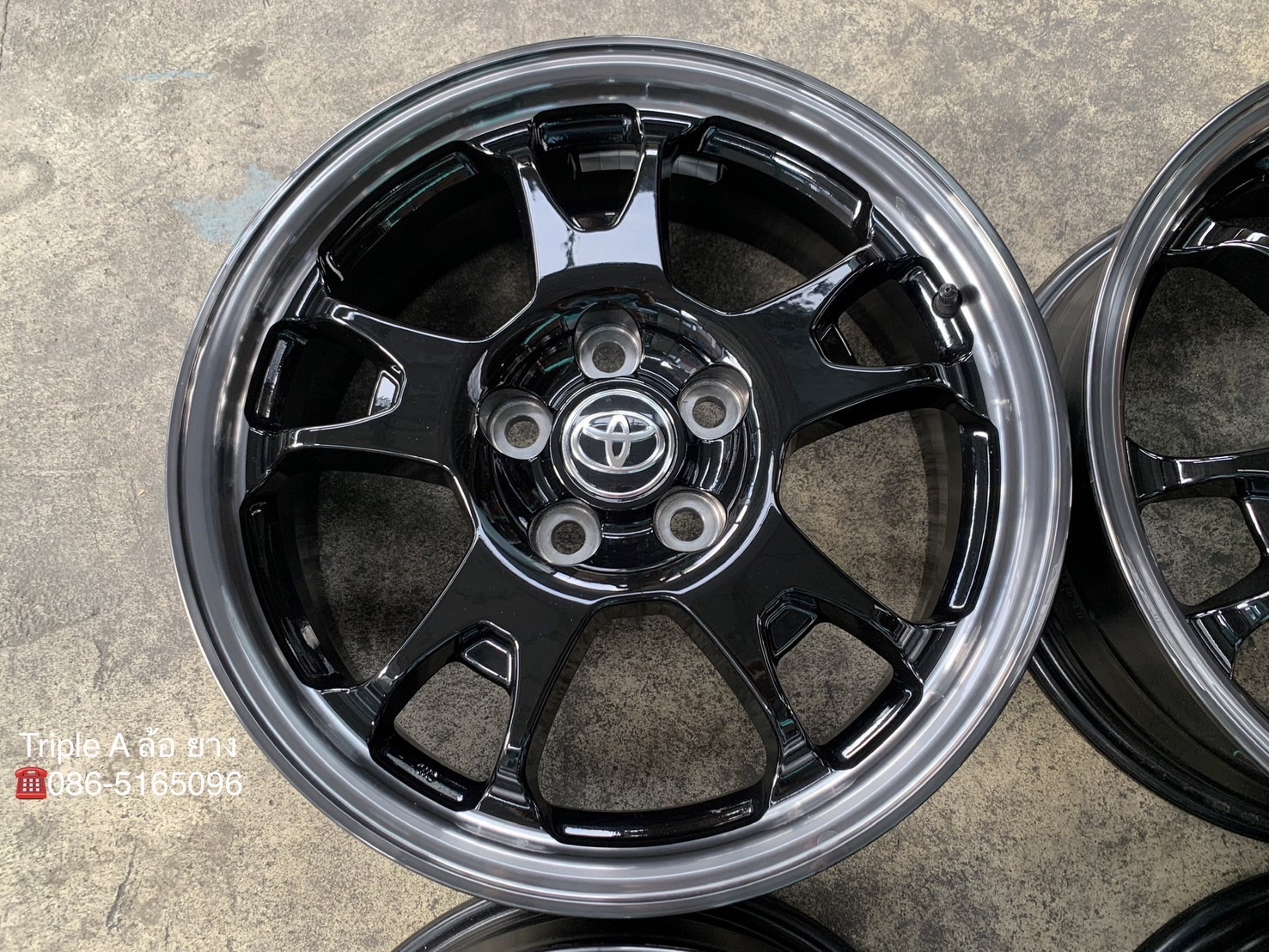 ✨ล้อแม็กป้ายแดง✨Toyota Revo GR Sport ขอบ 17 ดำขอบชา💖สวยกริ๊บ💖