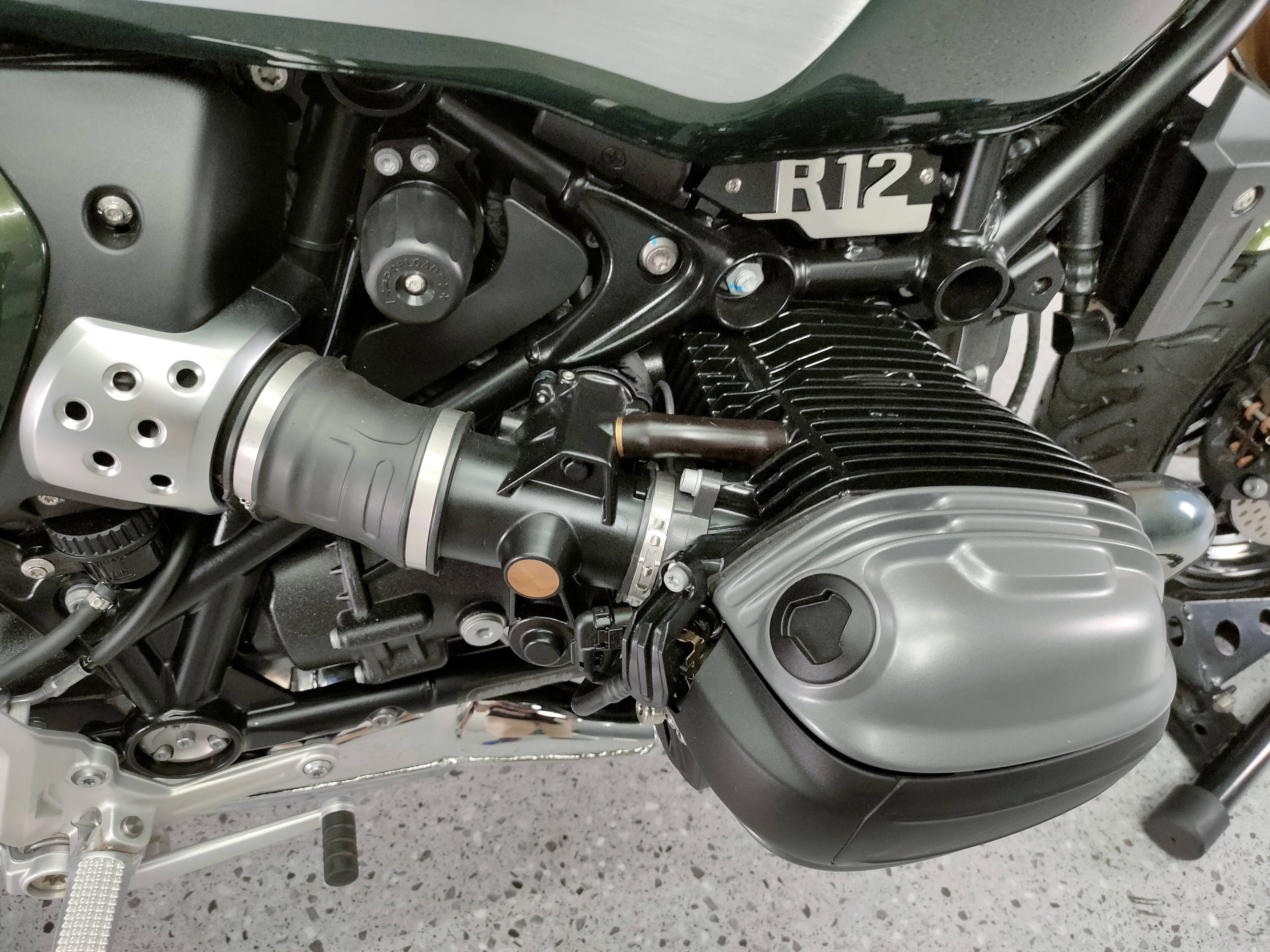 รถยังไม่ได้จดทะเบียน❓️❓️ BMW R12 NINE T . . . ใหม่กว่านี้ต้องโชว์รูมเท่านั้น ‼️
