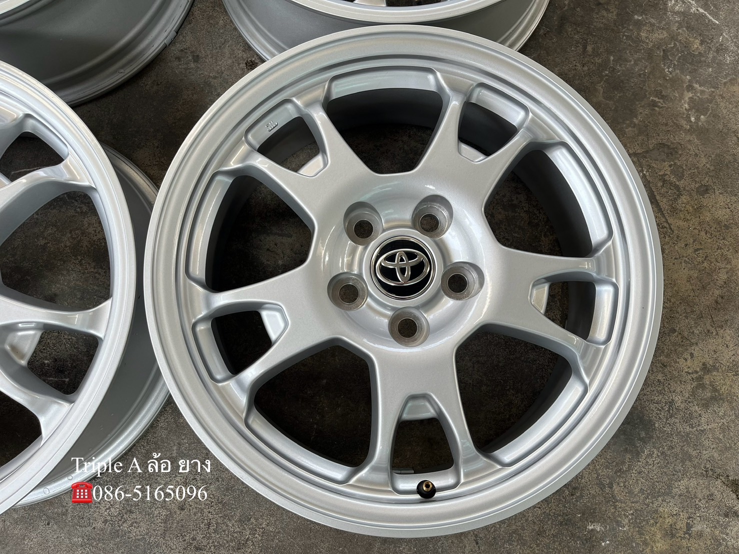 ✨ล้อแม็ก 5รู114✨Toyota Corolla Cross ขอบ 17 สีบอร์น