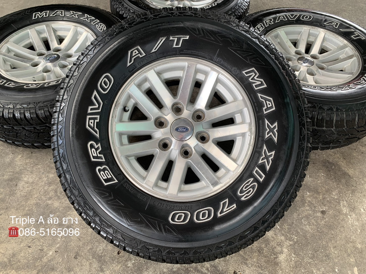 ✨ล้อแม็ก✨Ford Everest ขอบ 15 สีบอร์นหน้าเงา แถมยาง 31x10.5x15 Maxxis ปี 15