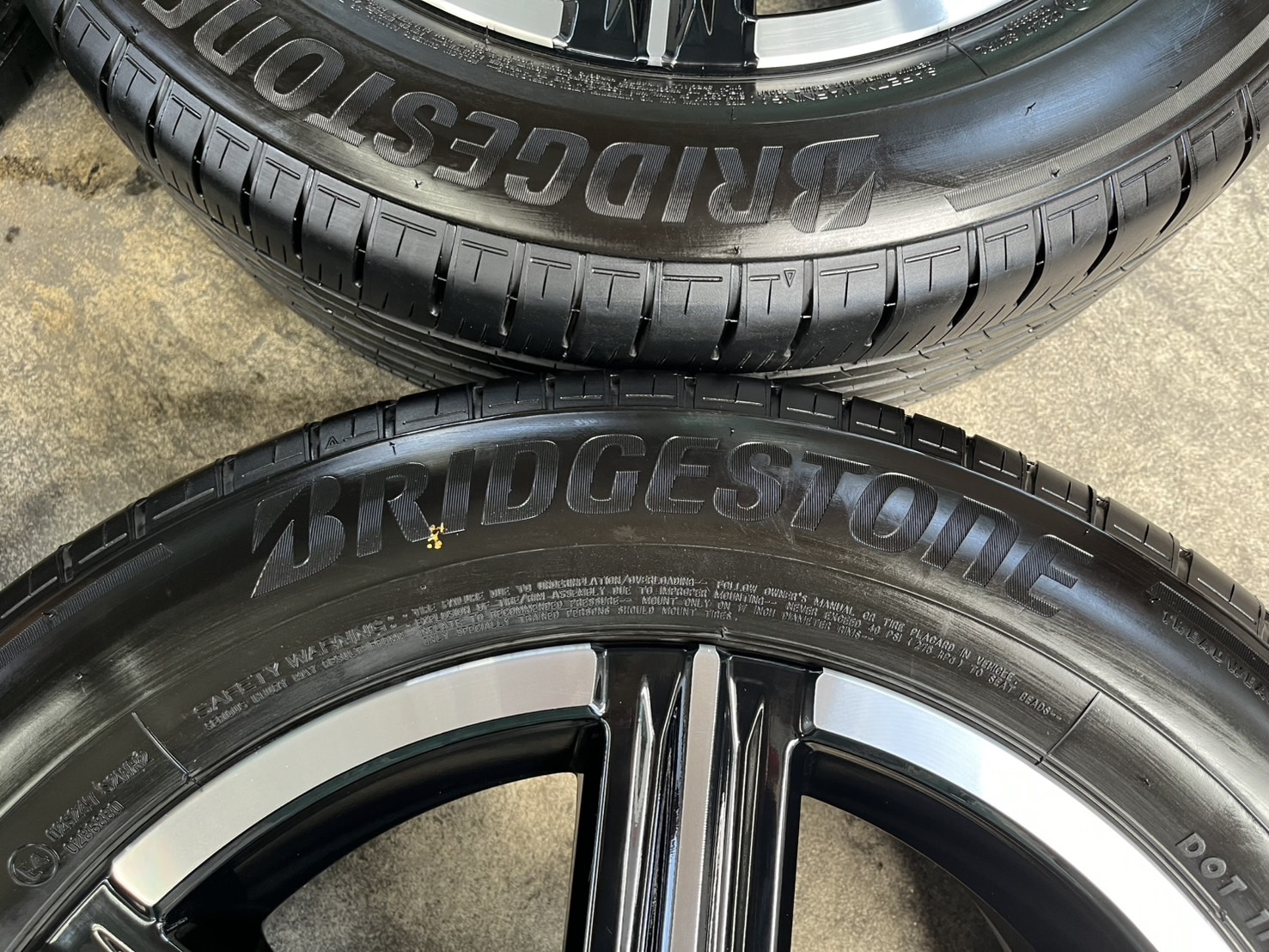 ✨ล้อแม็กป้ายแดง✨Honda HRV ตัวท็อป รุ่นใหม่ล่าสุด ขอบ 17 พร้อมยางน้องๆป้ายแดง 215-60-17 Bridgestone💥ปี25💥