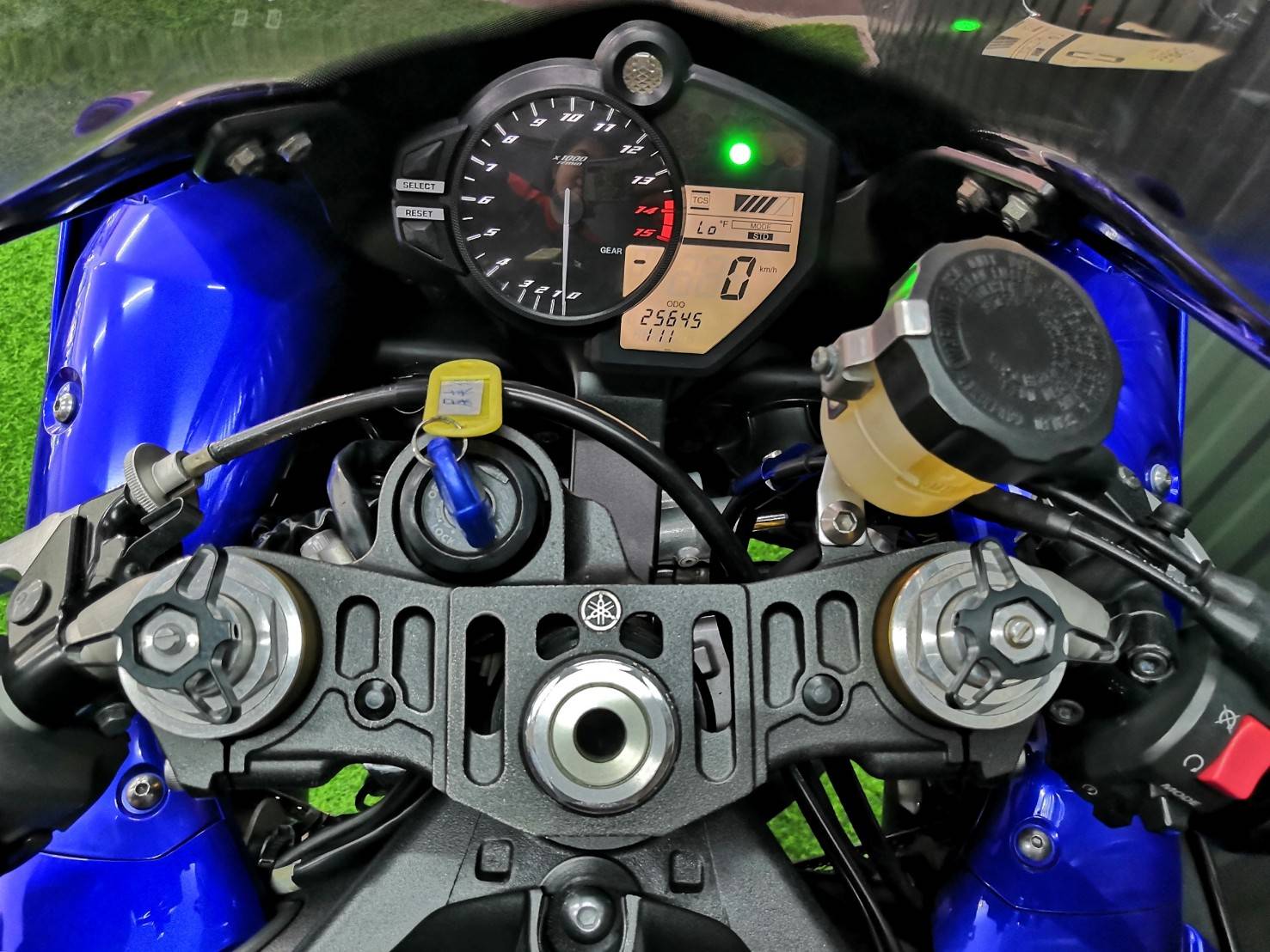 >>>YZF-R1<<< เอเลี่ยน รุ่นไฟ Daylight จดกลางปี 2013