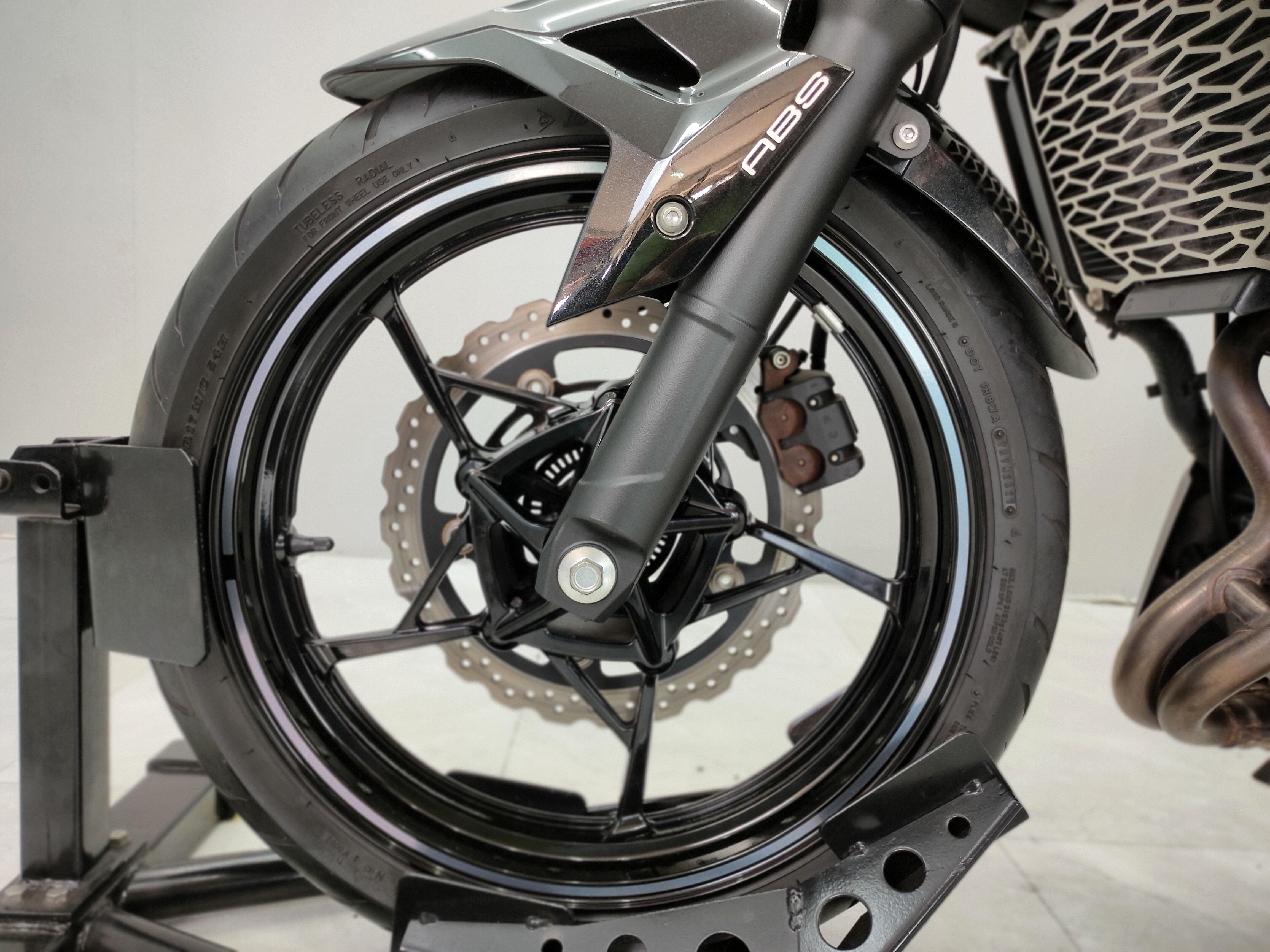 ใช้น้อยเกิ้น 3 พันโลแท้ 😬 KAWASAKI Z400SE ABS ปลายปี 2021 มือเดียวสวยใส