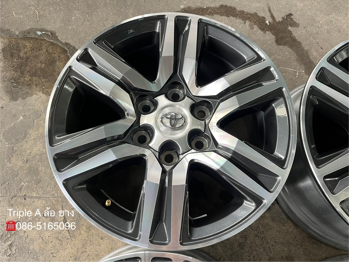 ✨ล้อแม็กป้ายแดง✨Toyota Fortuner Leader 2025 รุ่นใหม่ล่าสุด ขอบ 17 เทาหน้าเงา💖ใหม่กริ๊บ💖