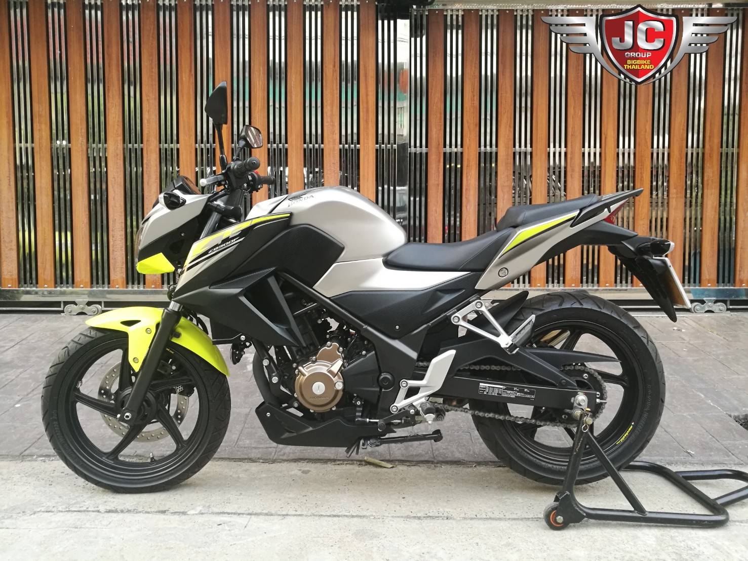 CB300(abs)รถบ้านมือเดียว สภาพ95% ไมล์แท้ หกพันโล