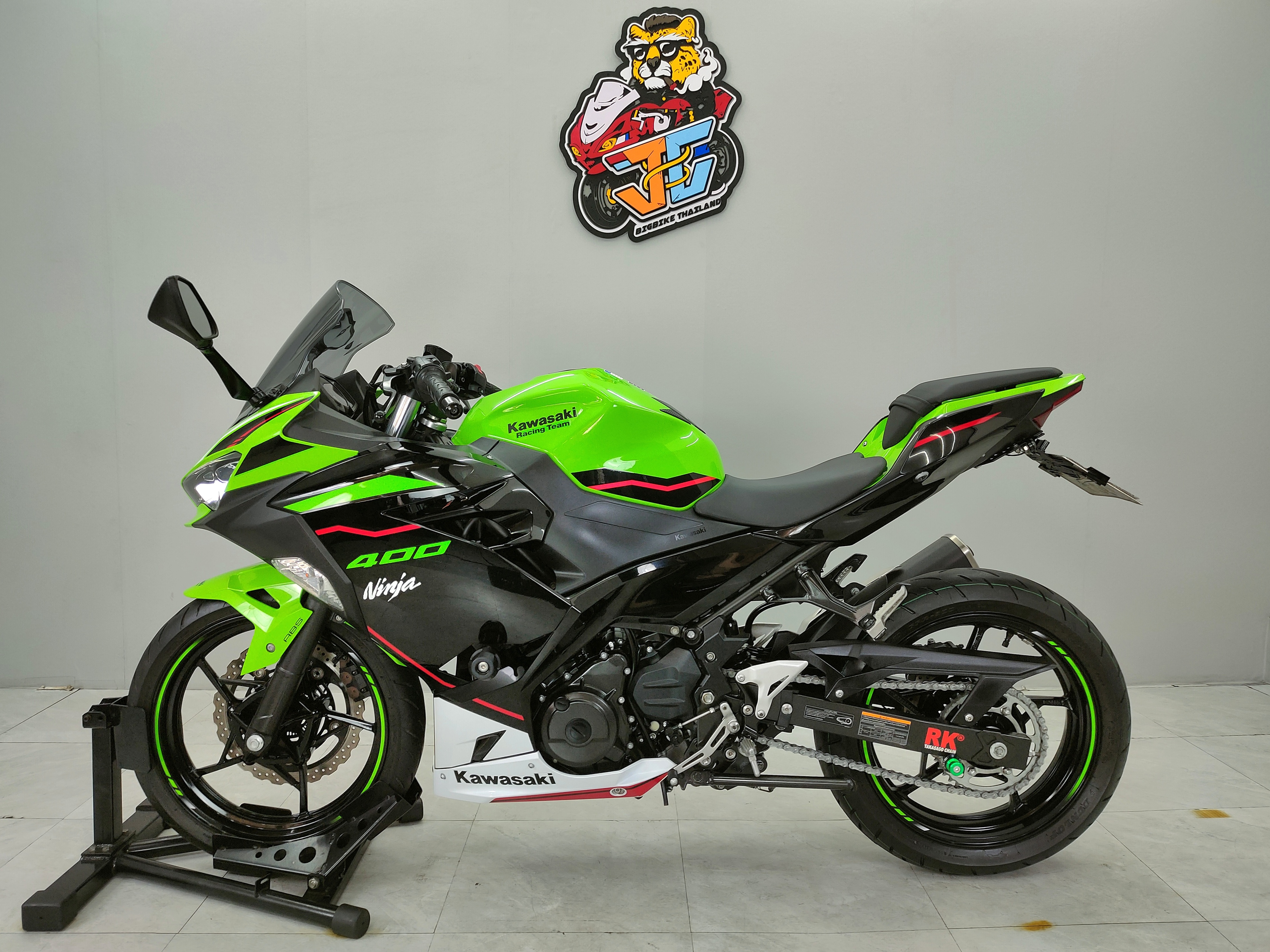 สายเขียววัยรุ่นชอบ KAWASAKI NINJA 400 KRT ปลายปี 2021 สวยใส‼️