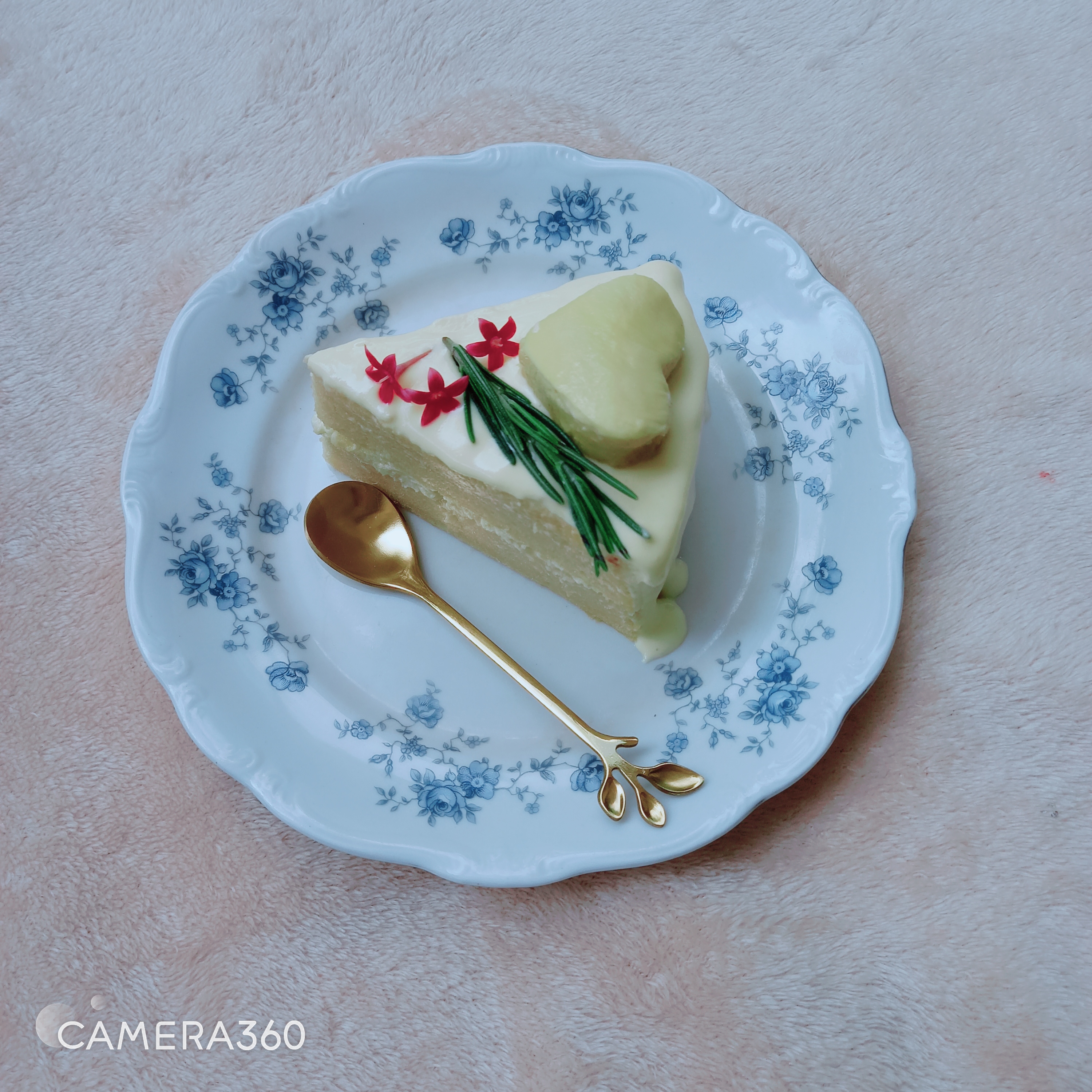 เค้กทุเรียนครีมสด (ราคาต่อชิ้น) Durian Fresh Milk Cake 2-3 ชั้น