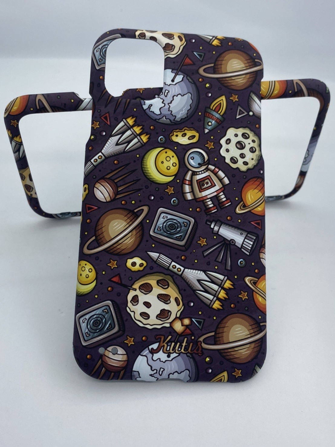 เคสคูทิส(Kutis)เคสไอโฟน11G(ลายรวมดาวอวกาศ)มาใหม่ เคสประกบหน้า-หลัง เคสเรืองแสง เคสลายวินเทจ ร้านSuperhero Klongthom