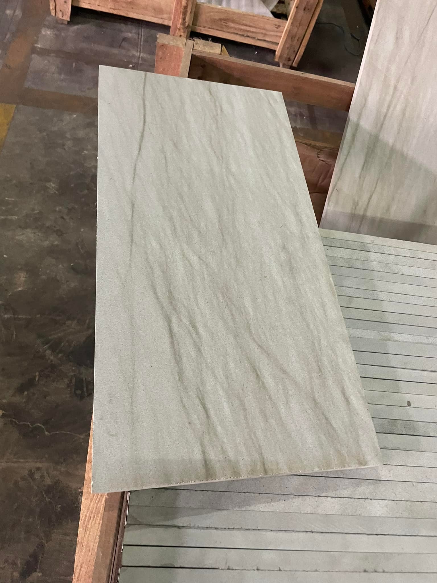 หินธรรมชาติสีสวย Ocean Wave 3060 จัดส่งลูกค้าอ่าวนาง กระบี่