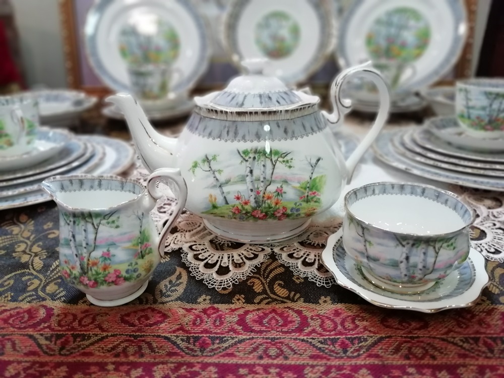 ชุดถ้วยชาจานชามชุดใหญ่ Royal Albert รุ่น Silver Birch จัดครบชุดถ้วยชาพร้อมกา นม น้ำตาล จานครบทุกประเภท