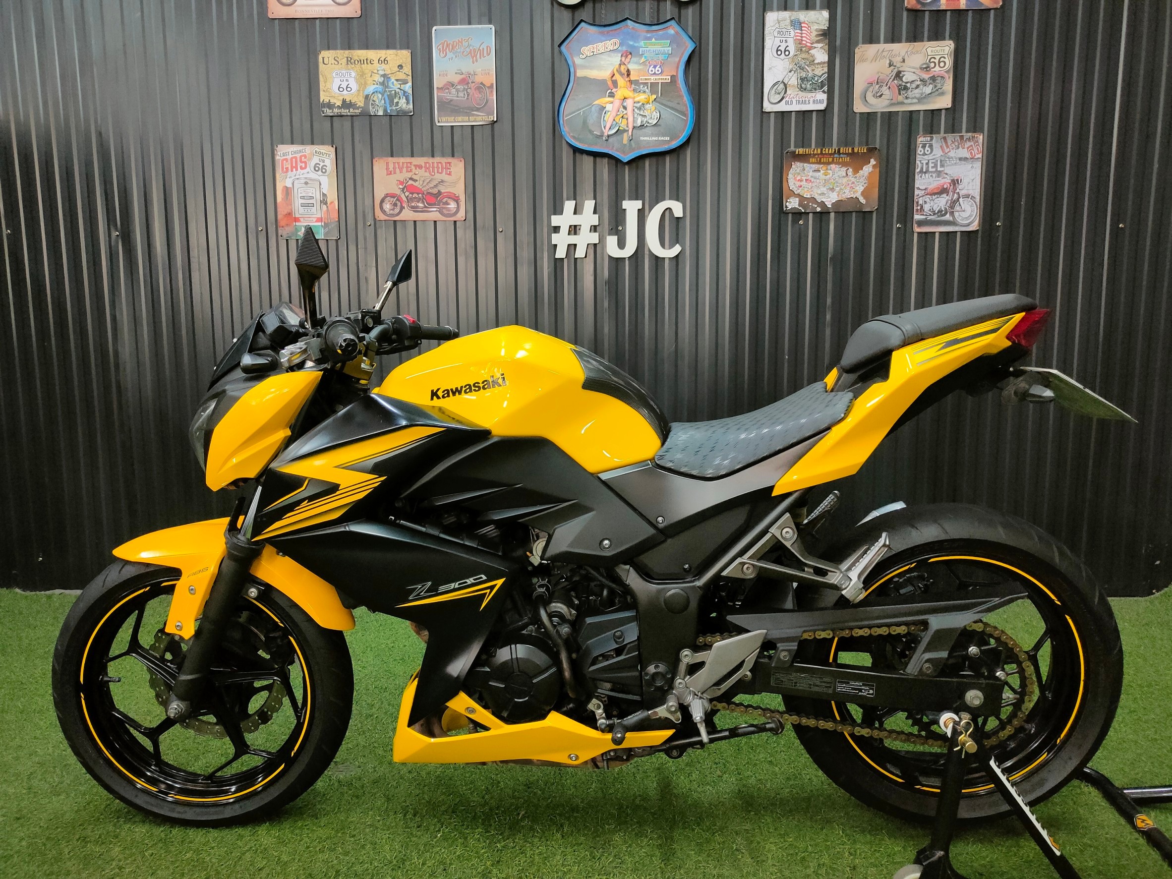 จี๊ดเลย‼️ สีนี้ 🤗 KAWASAKI Z300 จดกลางปี 2015 ใครหัดขับ มาจัดไปเลยจ้า 🤘