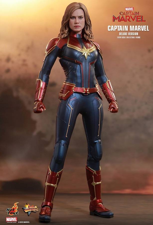 HOT TOYS MMS522 CAPTAIN MAVEL - CAPTAIN MARVEL (DELUXE VERSION)