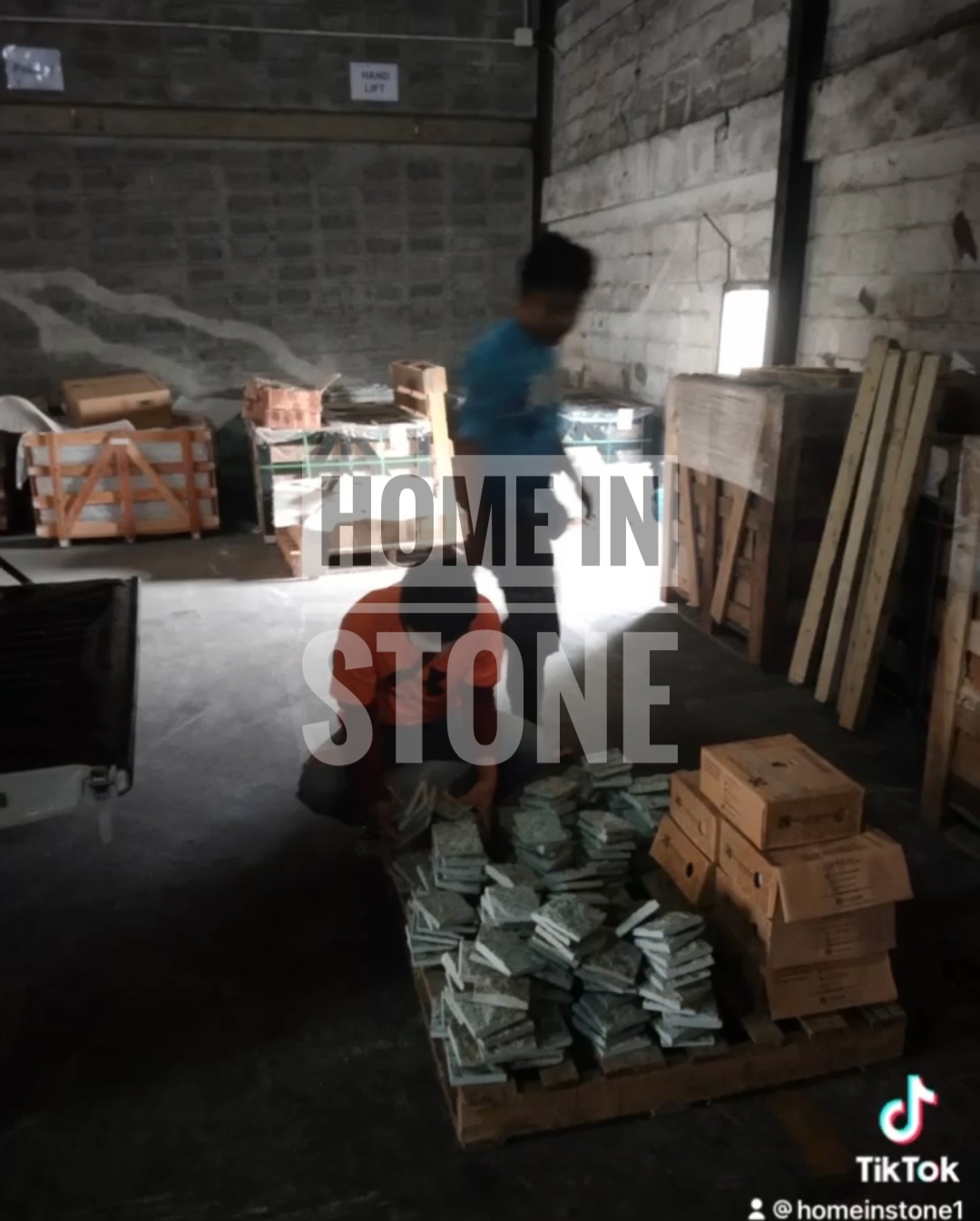 หินปูสระว่ายน้ำ Green Sukabumi Natural