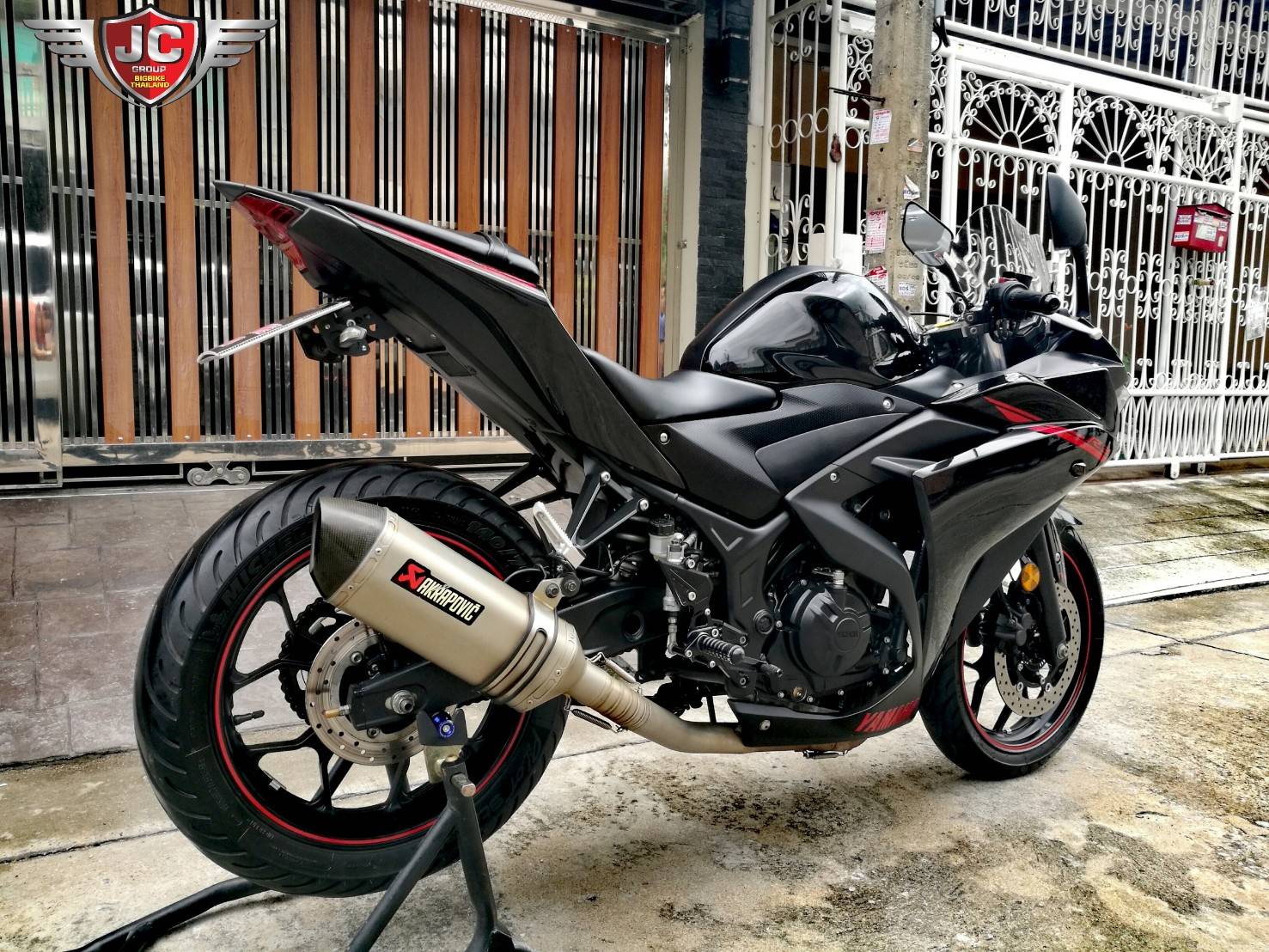 "หล่อซะขนาดนี้ ไม่จัดไม่ได้แล้ว"R-3 รถบ้านมือเดียว