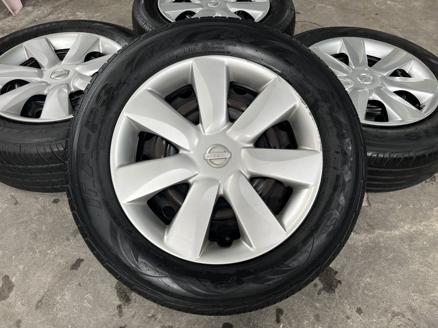 ✨ล้อกระทะ 4รู100✨Nissan ขอบ 14 พร้อมยาง 185-65-14 ปี 20