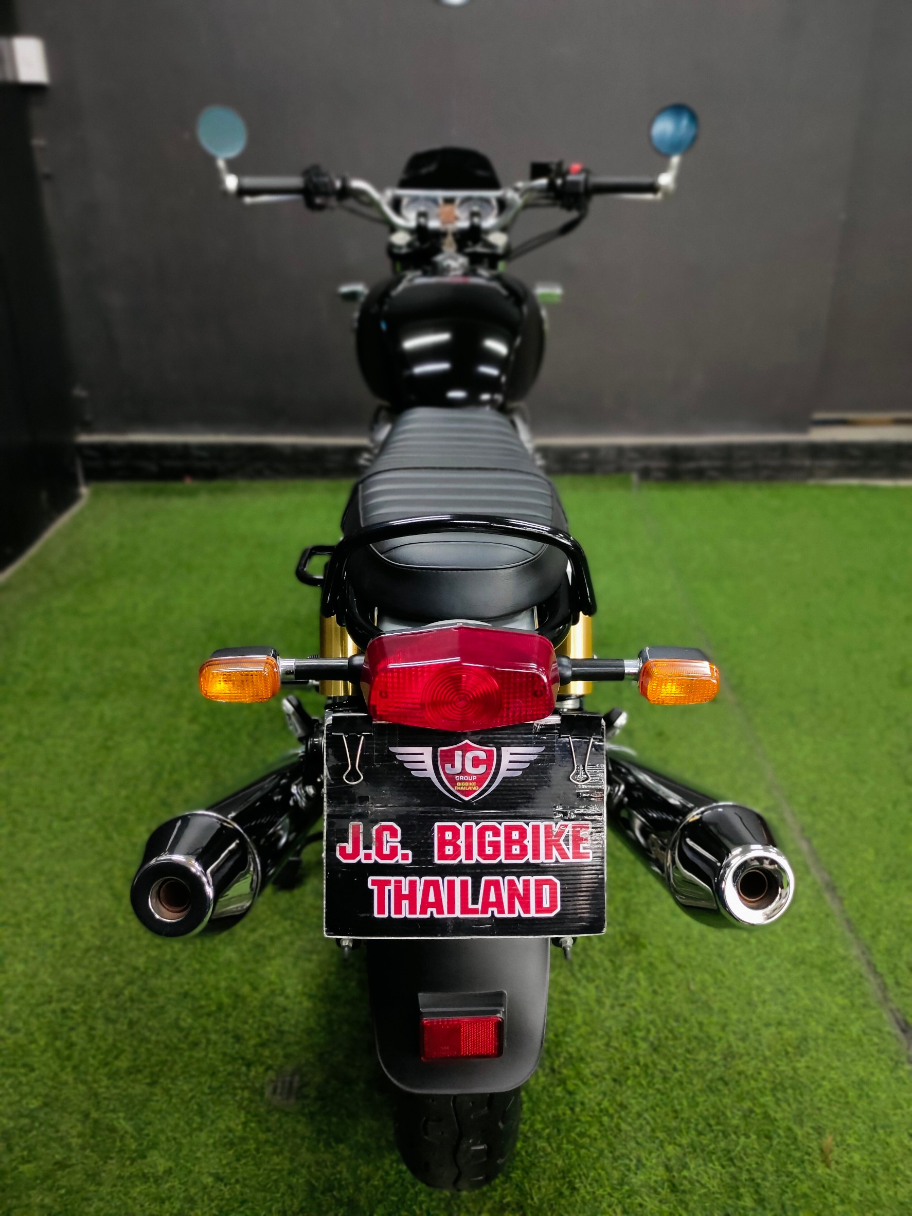 😎 มาแว้วโมเดิร์นคลาสสิกยอดนิยม "Royal Enfield" Interceptor 650 INT จดทะเบียนปี2020....สวยจริงไรจริงคันนี้⁉️