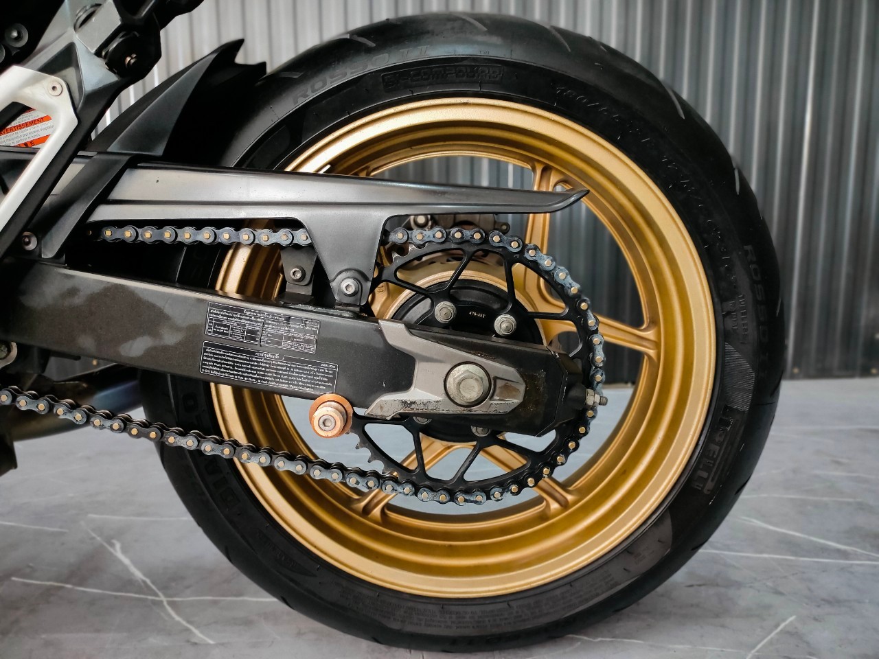 ทรงอย่างแร๊ดดด KAWASAKI Z800 ปลายปี 2013 แต่งครึ่งแสน‼️ ทรงดี ราคาโดน 😎 เซอร์วิสพร้อมใช้