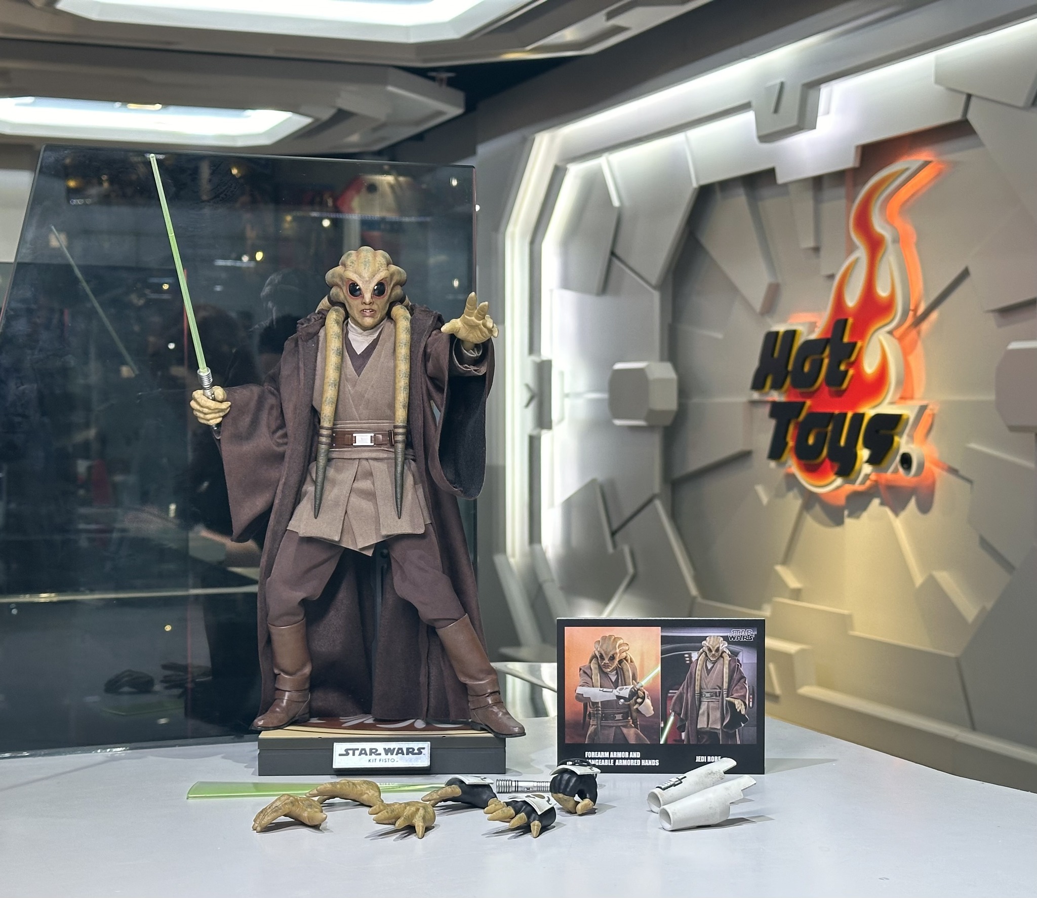 Hot Toys MMS751 Star War Episode III: Revenge of the Sith - Kit Fisto