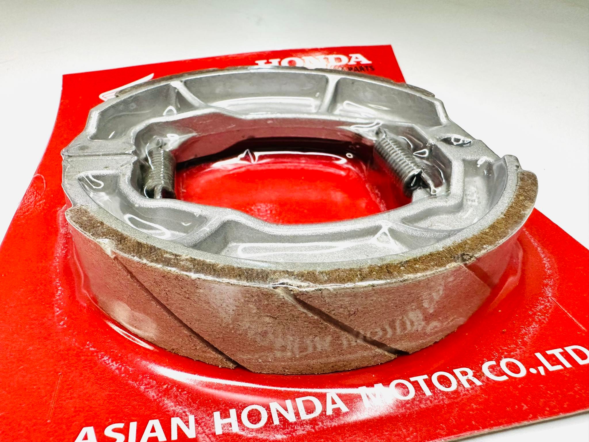 ผ้าเบรคหลังclick click125i scoopy i 1 ชุด L14